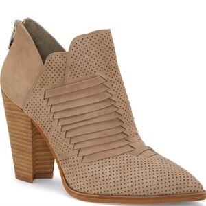 ​Vince Camuto Levana Taupe Suede Pointed Toe Booties 8.5 Mushroom. Western Chic